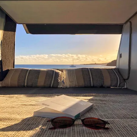 אתר קמפינג Camelvans Lanzarote California Volkswagen T3 פאמארה
