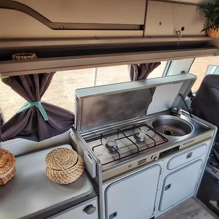 Camelvans Lanzarote California Volkswagen T3 キャンプ場 カレタ・デ・ファマラ