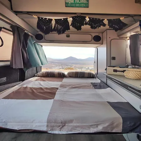 Camelvans Lanzarote California Volkswagen T3 カレタ・デ・ファマラ